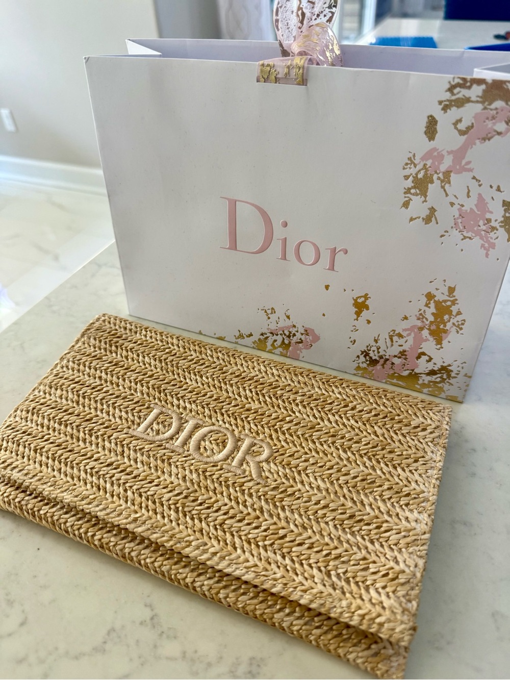 Dior limited edition 2023 raffia clutch - Picture 6 of 7
